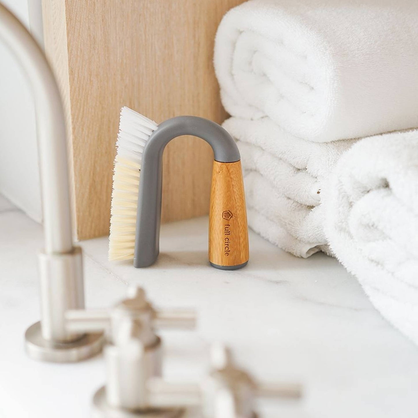 Full Circle Home Grunge Buster Grout & Tile Brush