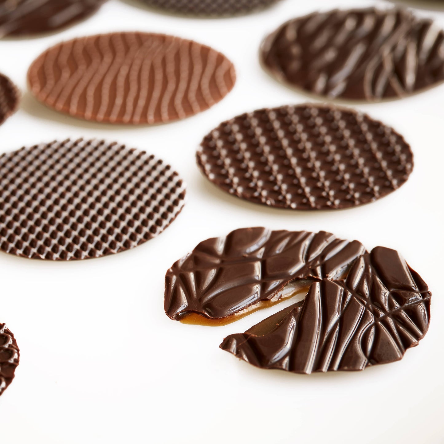 Éclat Chocolate Assorted Mondiants™