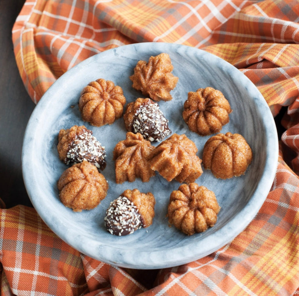 Nordicware Autumn Delights Cakelet Pan