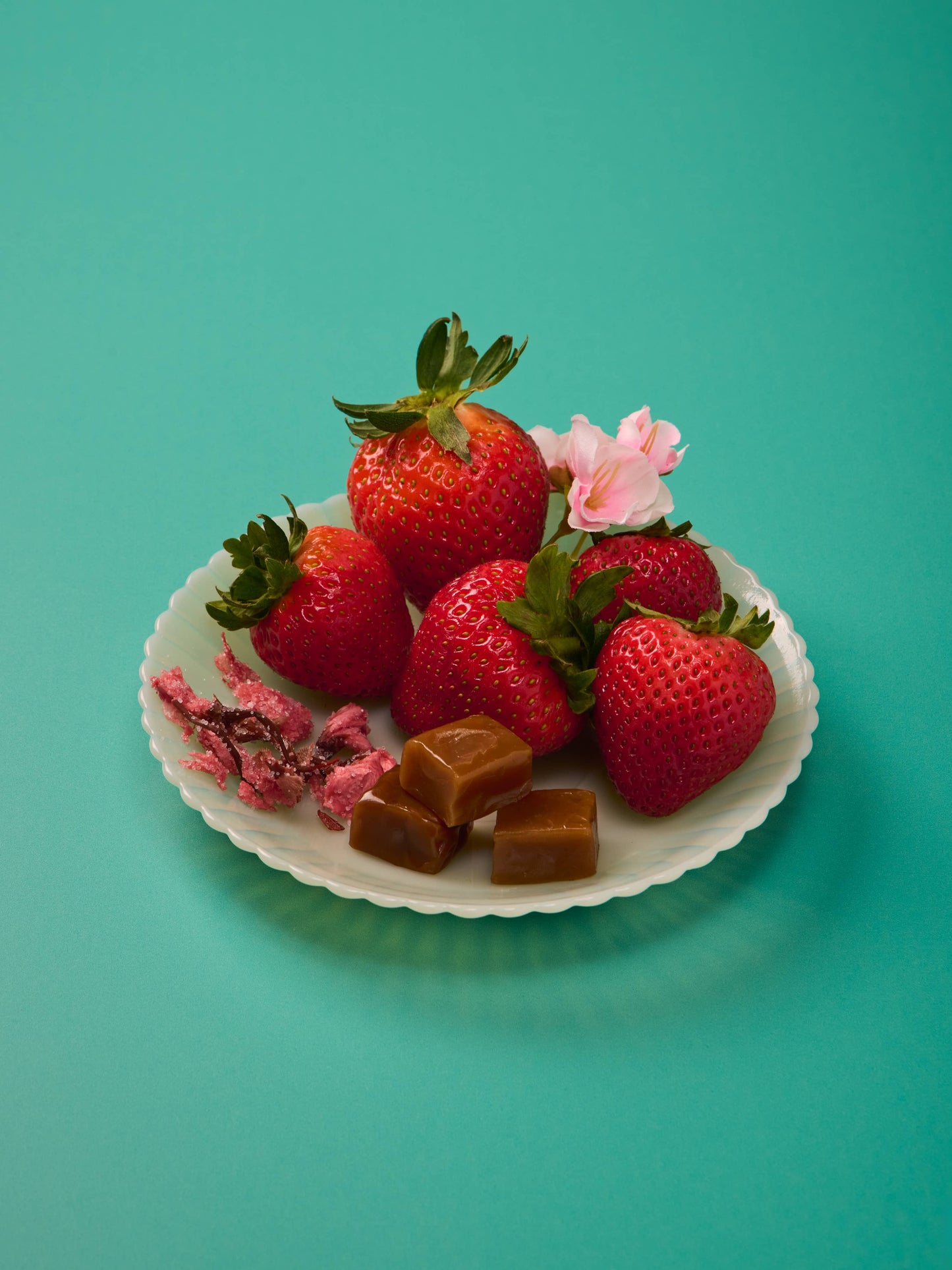 Le Bon Garcon Strawberry Sakura Caramels, 6oz