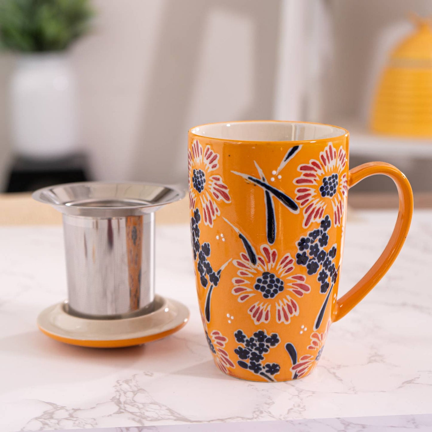 Yellow Flower Tea Mug with Lid and Infuser, 15oz