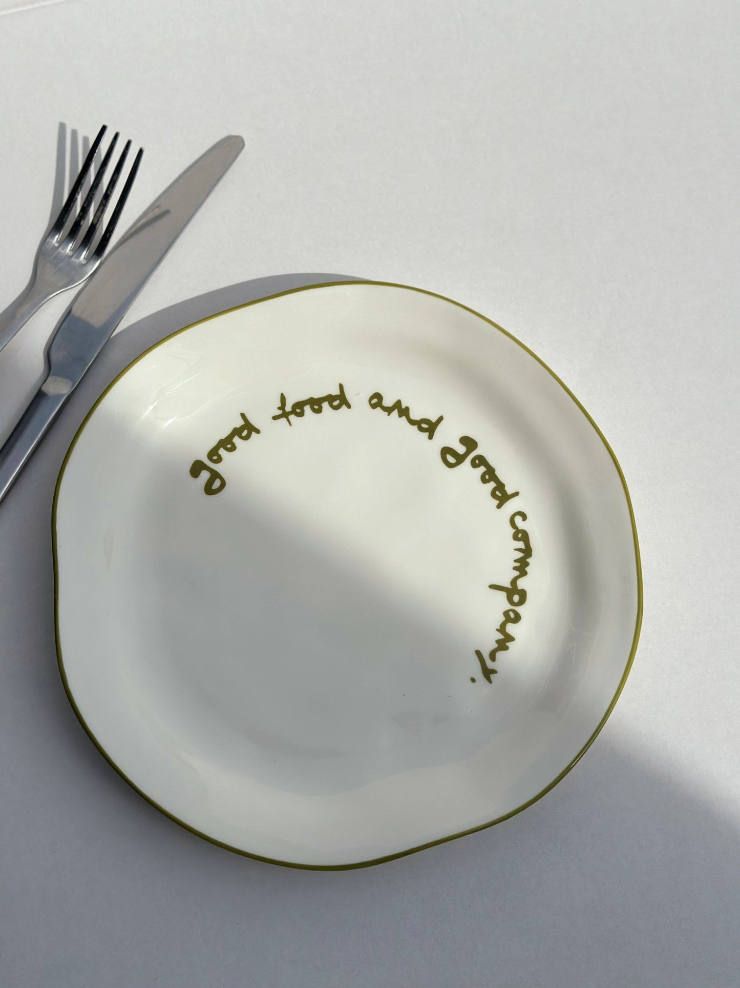 MÆGEN Statement Plate - 'good food and good company.'