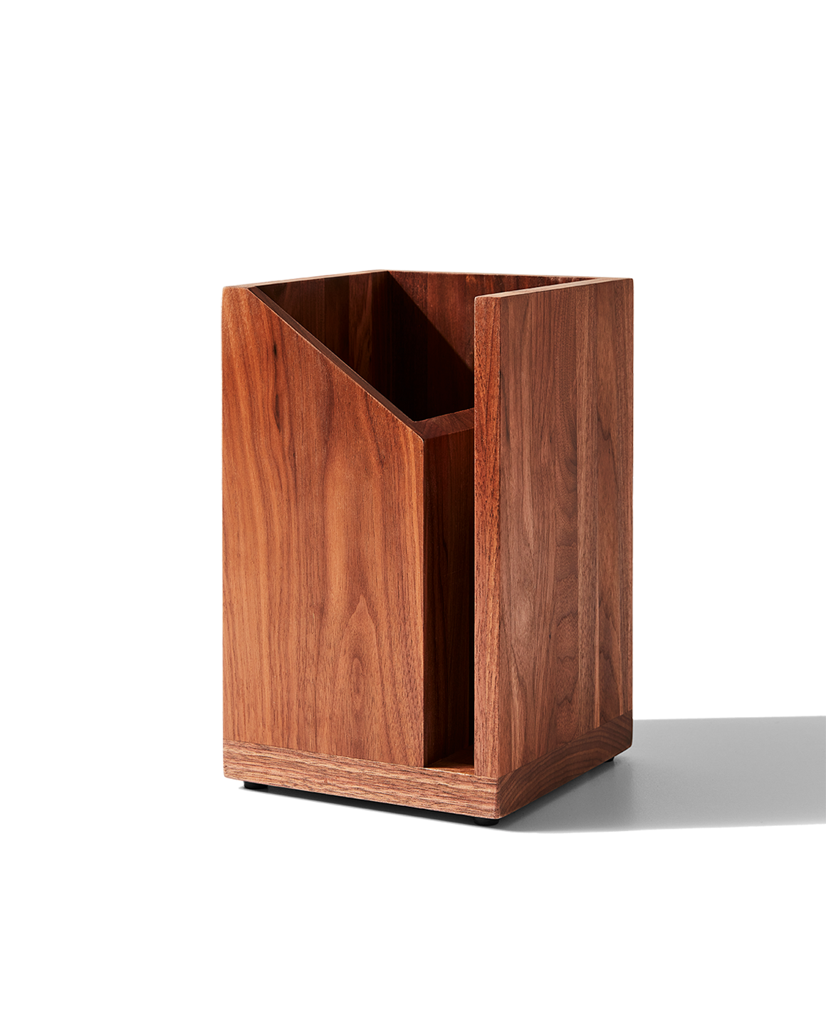 Material - The Base- Magnetic Knife Storage in Sustainable Wood
