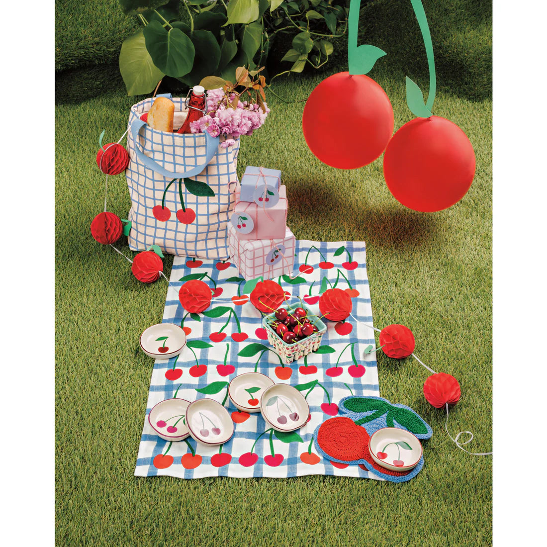 Very Cherry Pinch Bowls, Assorted