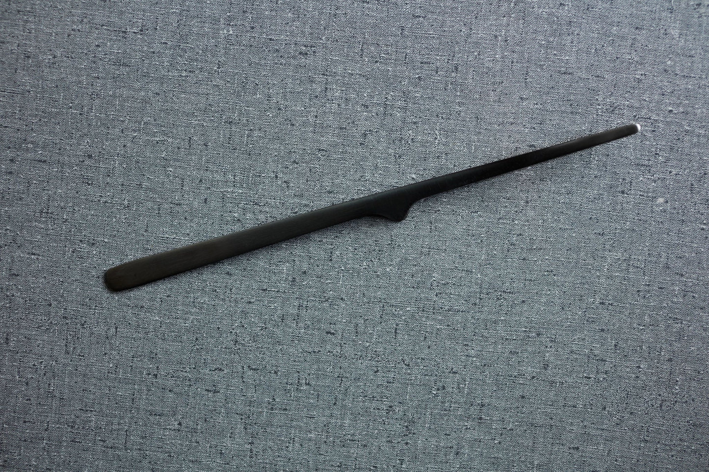 Gestura Stando Tong, Gunmetal