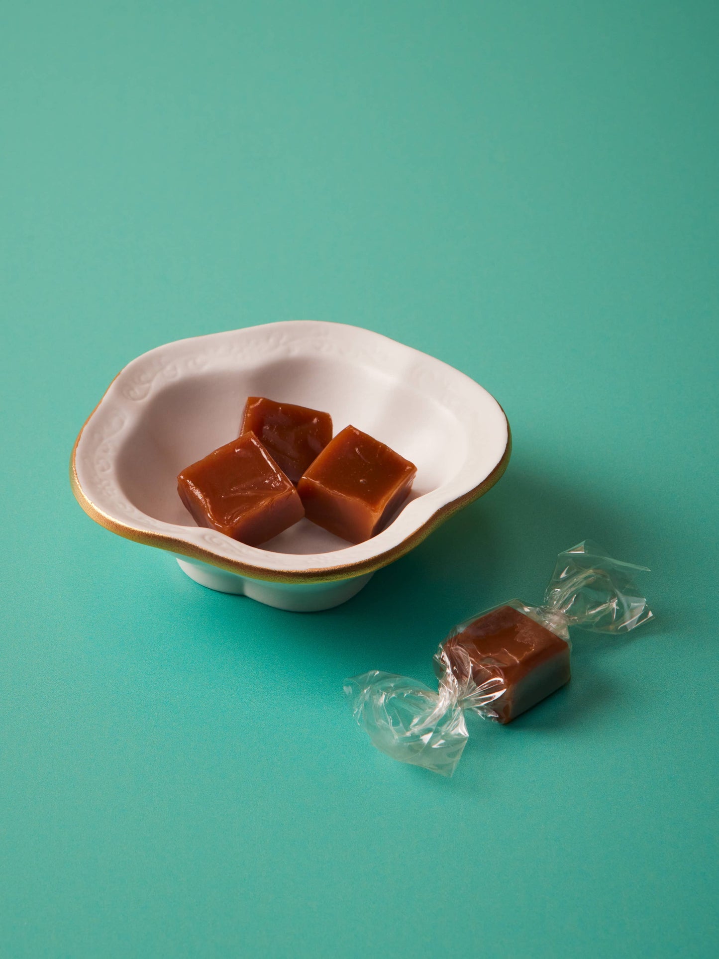 Le Bon Garcon Strawberry Sakura Caramels, 6oz
