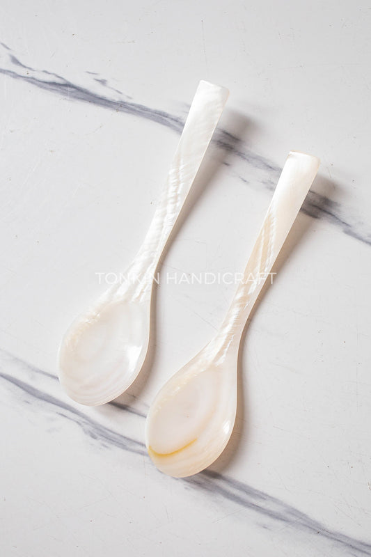 Chii Hong Mother of Pearl Spoon