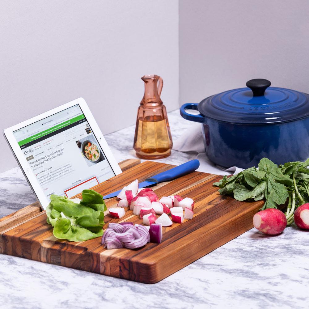 Teakhaus Smart Cutting Board & Carving Board