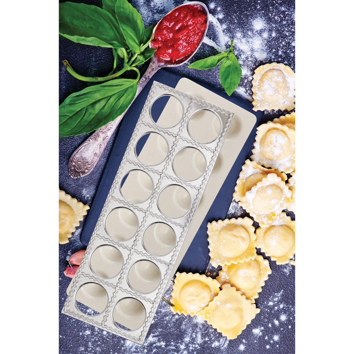 Fantes Ravioli Form, Makes 1 Dozen Raviolis