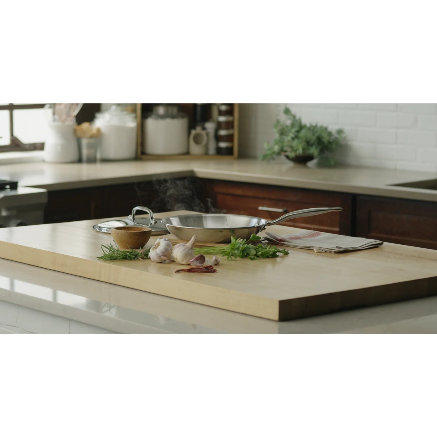 Heritage Steel Fry Pan with Lid, 10.5”
