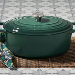 
            
                Load image into Gallery viewer, Le Creuset Signature Oval Dutch Oven - 8 qt
            
        