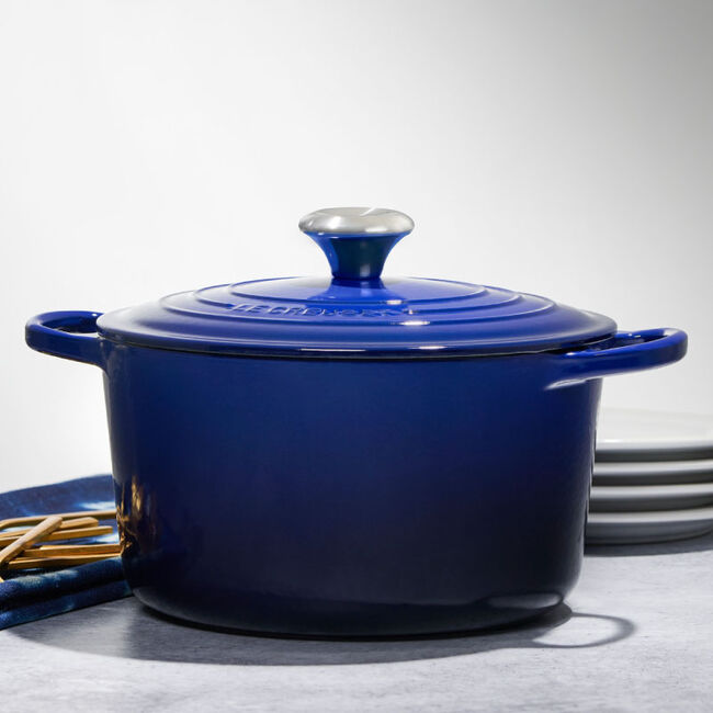 Le Creuset Round Deep Dutch Oven - 5.25 Qt